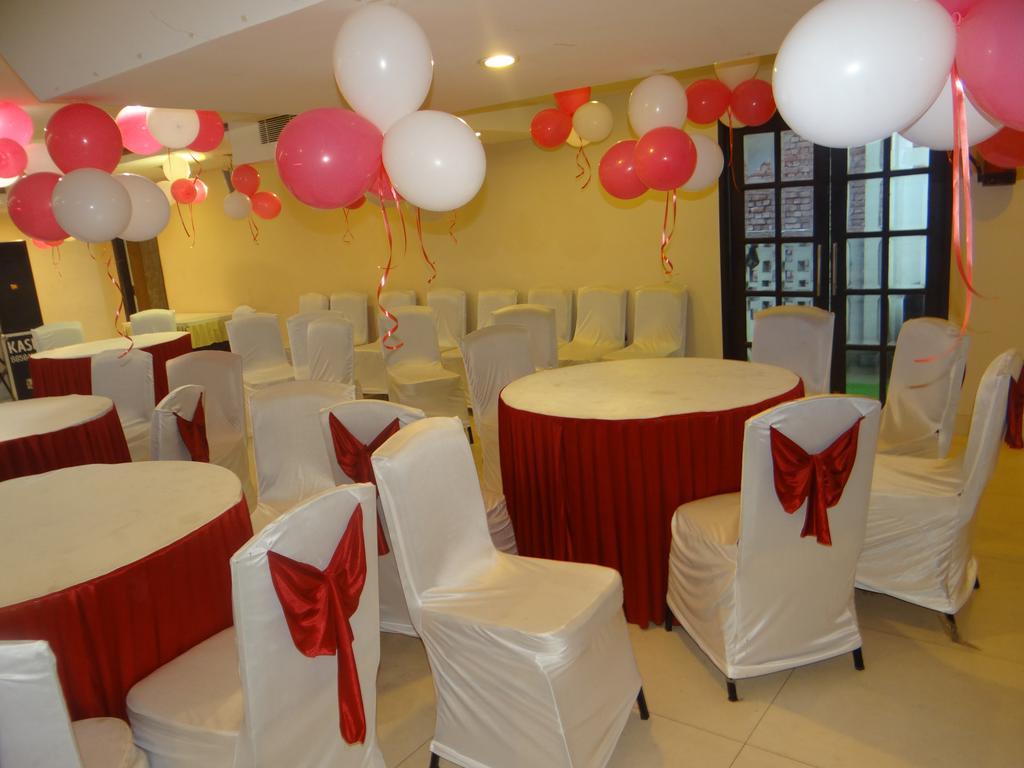 Hotel Janhvi International — Photos 1